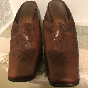 Franco Sarto Leather dress shoes, heels, size 9.5